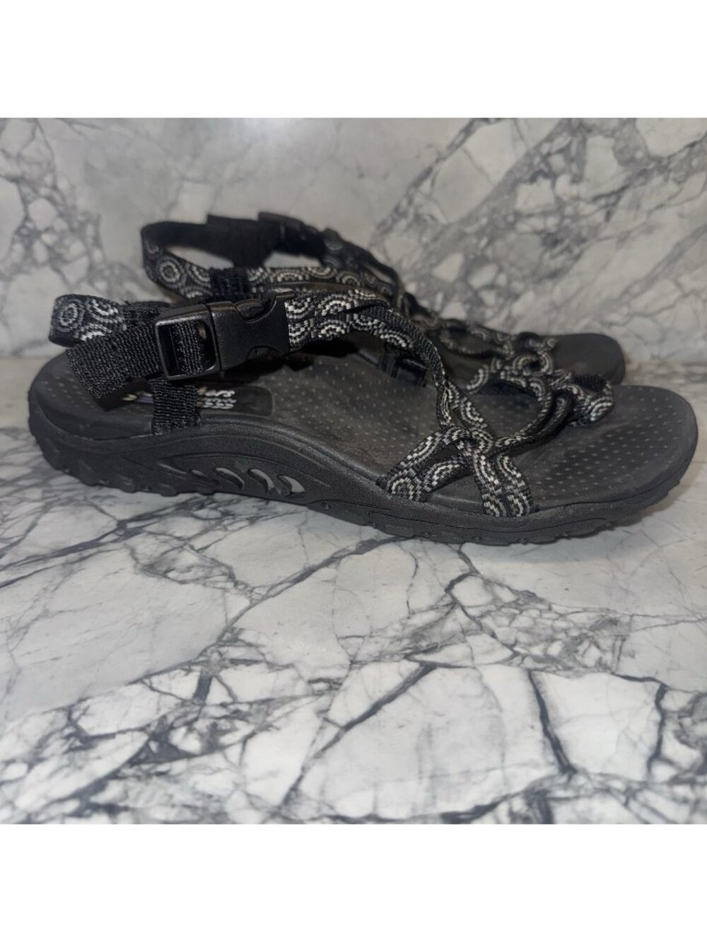 Skechers Women’s Size 7 Rockin Reggae Rainbow Sandals Black